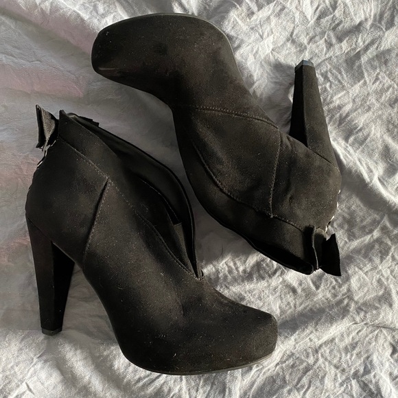 G by Guess • Corset Style Booties - Picture 5 of 5